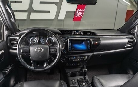 Toyota Hilux VIII, 2018 год, 2 999 000 рублей, 6 фотография