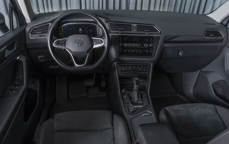 Volkswagen Tiguan II, 2021 год, 3 284 000 рублей, 6 фотография