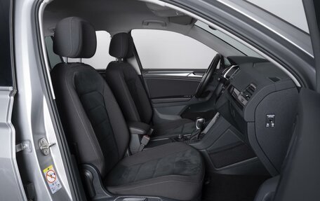 Volkswagen Tiguan II, 2021 год, 3 284 000 рублей, 8 фотография