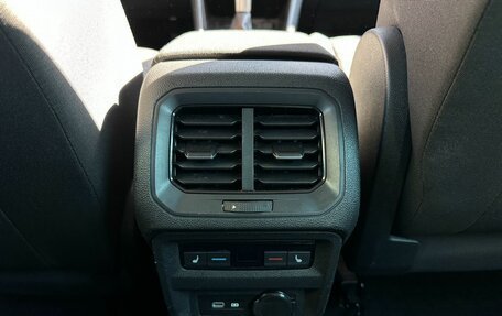 Volkswagen Tiguan II, 2021 год, 3 302 000 рублей, 14 фотография