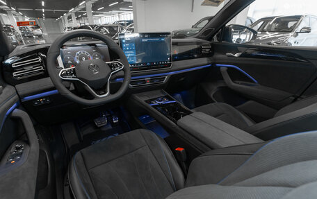 Volkswagen Tiguan, 2024 год, 4 800 000 рублей, 7 фотография