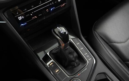 Volkswagen Tiguan II, 2022 год, 2 998 070 рублей, 17 фотография
