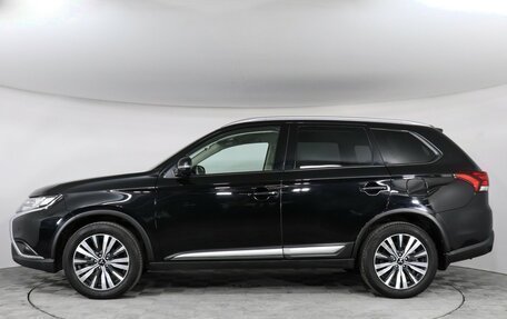 Mitsubishi Outlander III рестайлинг 3, 2020 год, 2 649 000 рублей, 8 фотография