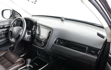 Mitsubishi Outlander III рестайлинг 3, 2020 год, 2 649 000 рублей, 10 фотография