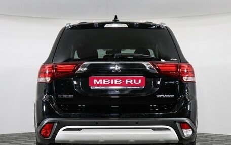 Mitsubishi Outlander III рестайлинг 3, 2020 год, 2 649 000 рублей, 6 фотография