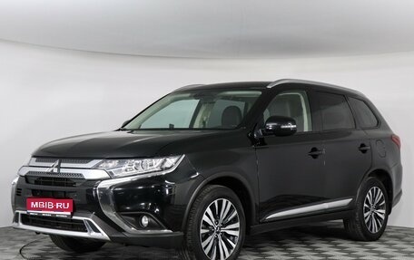 Mitsubishi Outlander III рестайлинг 3, 2020 год, 2 649 000 рублей, 1 фотография