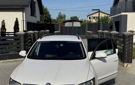 Skoda Superb III рестайлинг, 2015 год, 1 380 000 рублей, 2 фотография