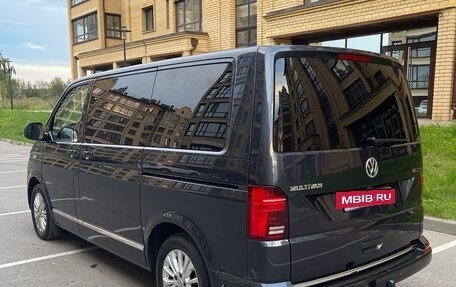 Volkswagen Multivan T6 рестайлинг, 2021 год, 7 250 000 рублей, 4 фотография