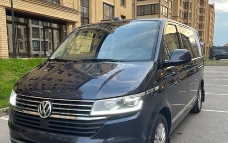 Volkswagen Multivan T6 рестайлинг, 2021 год, 7 250 000 рублей, 6 фотография