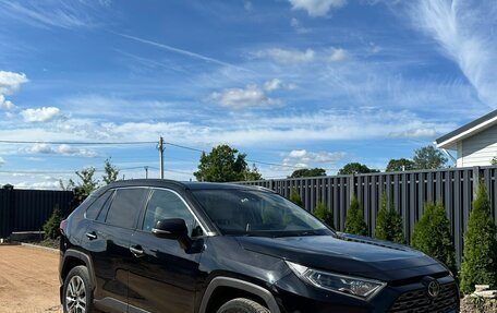 Toyota RAV4, 2020 год, 3 200 000 рублей, 2 фотография