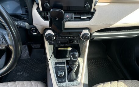 Toyota RAV4, 2020 год, 3 200 000 рублей, 11 фотография