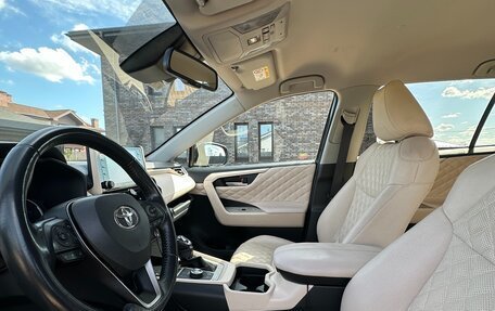 Toyota RAV4, 2020 год, 3 200 000 рублей, 14 фотография
