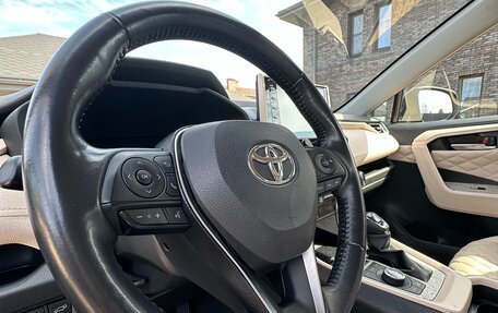 Toyota RAV4, 2020 год, 3 200 000 рублей, 13 фотография
