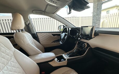 Toyota RAV4, 2020 год, 3 200 000 рублей, 18 фотография