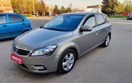KIA cee'd I рестайлинг, 2012 год, 900 000 рублей, 3 фотография