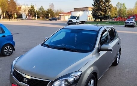 KIA cee'd I рестайлинг, 2012 год, 900 000 рублей, 2 фотография