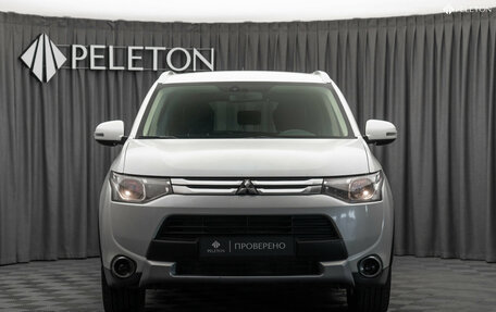 Mitsubishi Outlander III рестайлинг 3, 2014 год, 1 110 000 рублей, 3 фотография