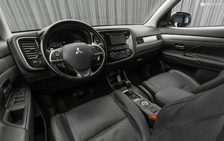 Mitsubishi Outlander III рестайлинг 3, 2014 год, 1 110 000 рублей, 9 фотография