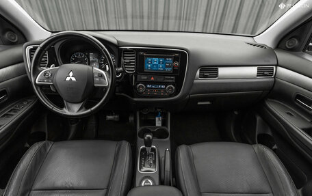 Mitsubishi Outlander III рестайлинг 3, 2014 год, 1 110 000 рублей, 10 фотография