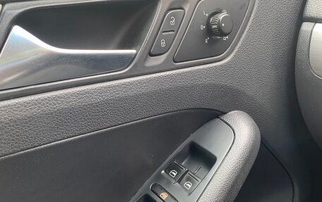 Volkswagen Jetta VI, 2012 год, 950 000 рублей, 12 фотография