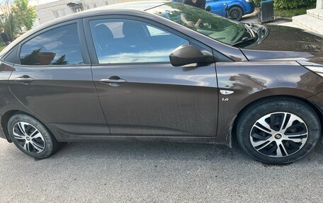 Hyundai Solaris II рестайлинг, 2015 год, 790 000 рублей, 2 фотография