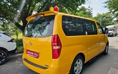 Hyundai Grand Starex Grand Starex I рестайлинг 2, 2020 год, 1 990 000 рублей, 3 фотография