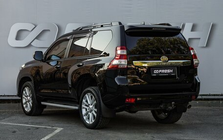 Toyota Land Cruiser Prado 150 рестайлинг 2, 2017 год, 4 000 000 рублей, 2 фотография