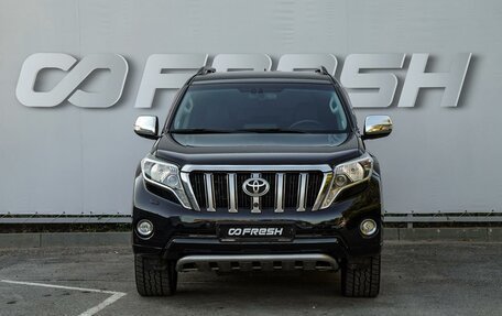 Toyota Land Cruiser Prado 150 рестайлинг 2, 2017 год, 4 000 000 рублей, 3 фотография