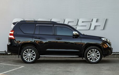 Toyota Land Cruiser Prado 150 рестайлинг 2, 2017 год, 4 000 000 рублей, 5 фотография