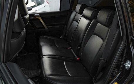 Toyota Land Cruiser Prado 150 рестайлинг 2, 2017 год, 4 000 000 рублей, 9 фотография