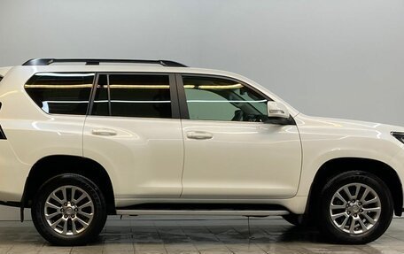 Toyota Land Cruiser Prado 150 рестайлинг 2, 2017 год, 5 200 000 рублей, 5 фотография