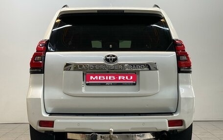 Toyota Land Cruiser Prado 150 рестайлинг 2, 2017 год, 5 200 000 рублей, 7 фотография