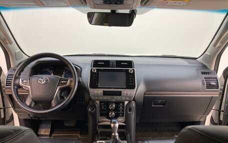 Toyota Land Cruiser Prado 150 рестайлинг 2, 2017 год, 5 200 000 рублей, 10 фотография