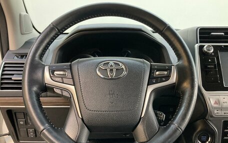 Toyota Land Cruiser Prado 150 рестайлинг 2, 2017 год, 5 200 000 рублей, 11 фотография