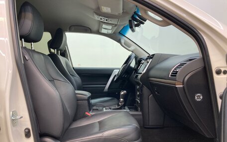 Toyota Land Cruiser Prado 150 рестайлинг 2, 2017 год, 5 200 000 рублей, 15 фотография