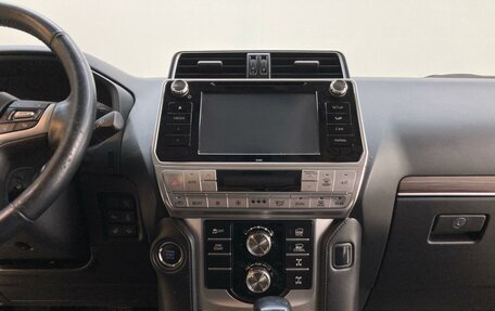 Toyota Land Cruiser Prado 150 рестайлинг 2, 2017 год, 5 200 000 рублей, 12 фотография