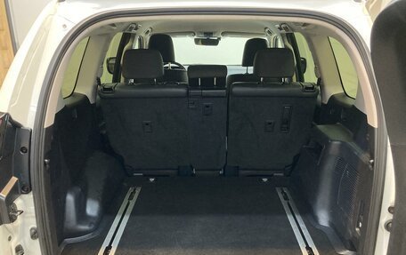 Toyota Land Cruiser Prado 150 рестайлинг 2, 2017 год, 5 200 000 рублей, 22 фотография