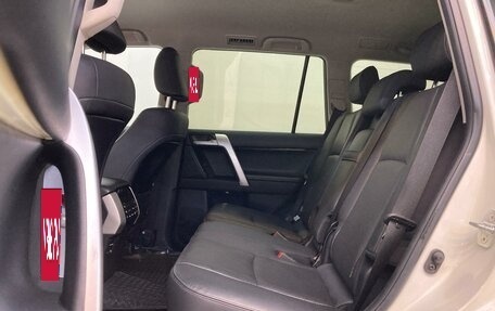 Toyota Land Cruiser Prado 150 рестайлинг 2, 2017 год, 5 200 000 рублей, 16 фотография