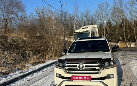 Toyota Land Cruiser 200, 2017 год, 7 000 000 рублей, 2 фотография
