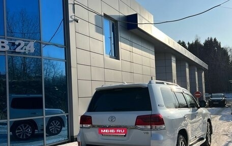 Toyota Land Cruiser 200, 2017 год, 7 000 000 рублей, 4 фотография