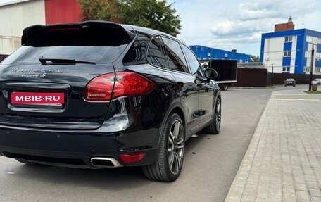 Porsche Cayenne III, 2011 год, 2 300 000 рублей, 2 фотография