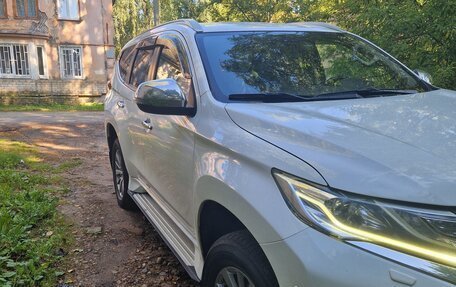 Mitsubishi Pajero Sport III рестайлинг, 2018 год, 2 600 000 рублей, 4 фотография