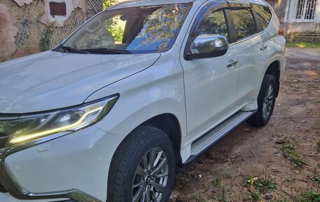 Mitsubishi Pajero Sport III рестайлинг, 2018 год, 2 600 000 рублей, 5 фотография
