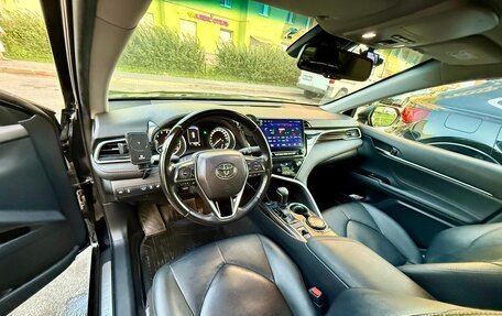 Toyota Camry, 2021 год, 3 170 000 рублей, 1 фотография