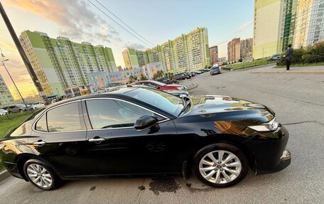 Toyota Camry, 2021 год, 3 170 000 рублей, 2 фотография
