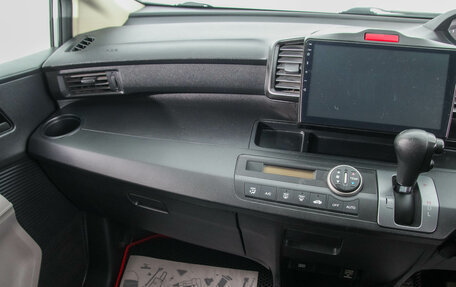 Honda Freed I, 2009 год, 899 000 рублей, 21 фотография
