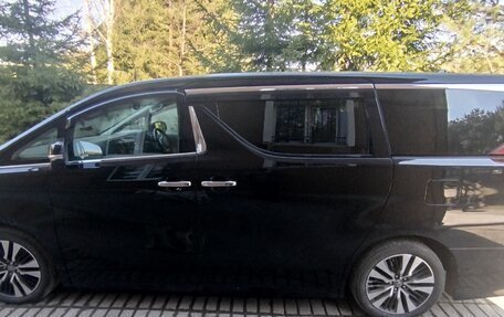 Toyota Alphard III, 2019 год, 4 300 000 рублей, 2 фотография