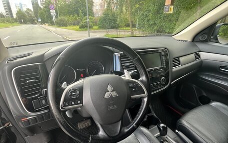Mitsubishi Outlander III рестайлинг 3, 2012 год, 1 149 000 рублей, 9 фотография