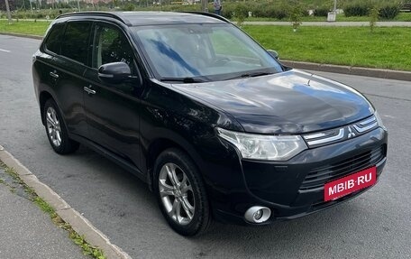 Mitsubishi Outlander III рестайлинг 3, 2012 год, 1 149 000 рублей, 2 фотография
