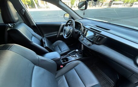 Toyota RAV4, 2018 год, 2 350 000 рублей, 5 фотография